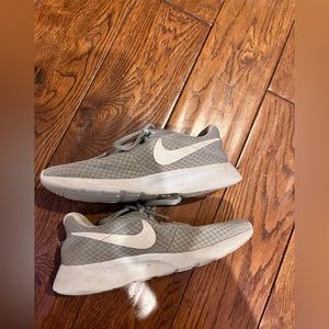 Size 3.5 nike running sneakers (unisex)